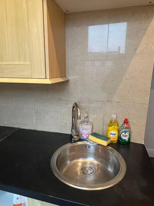 001- Lovely 3-Bedroom Very Close To Oxford Street London Eksteriør billede